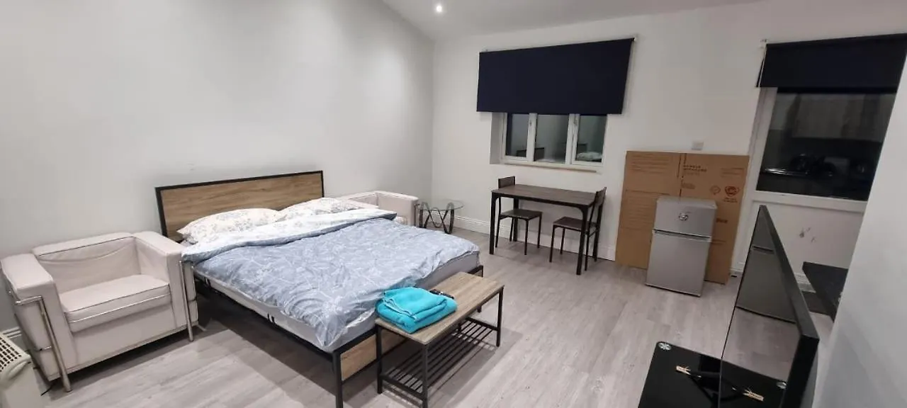 Apartment Ilford Towncentre Large Studio United Kingdom
